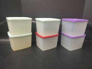 lot 578 image: Tupperware Storage Containers