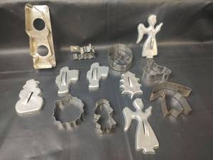 lot 580 image: Vintage Cookie Cutters