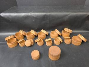 lot 595 image: Round Wooden Trinket Boxes with Lids