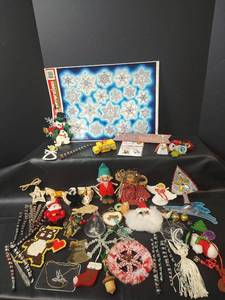 lot 619 image: Assorted Christmas Ornaments