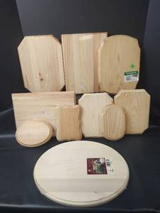 lot 620 image: Wood Craft Plaques for Crafting