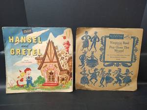 lot 635 image: Vintage Childrens Records Hansel and Gretel and Pop Goes the Weasel