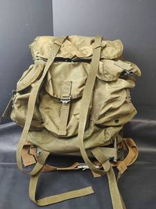 lot 641 image: VTG U.S. Army Military LC-1 Large Combat Field Backpack with Frame