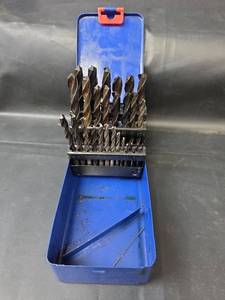 lot 680 image: Cummins Drill Bit Case with Assorted Drill Bits