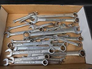 lot 685 image: Craftsman Combination Wrenches Assorted Sizes and Brands
