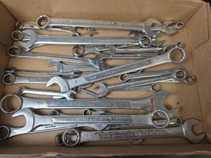 lot 686 image: Lot of 20 Combination Wrenches Various Sizes Mixed Brands
