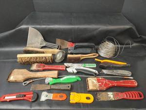 lot 700 image: Assorted Painters Tool Lot and More