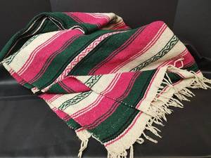 lot 722 image: Mexican Blanket