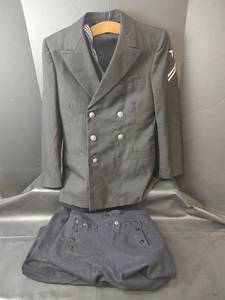 lot 733 image: U.S. Navy Medical Uniform Service No. 170 42 7337