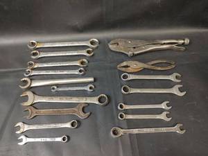 lot 742 image: Mixed Wrenches, Pliers and Specialty Tools