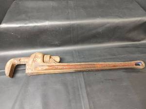 lot 745 image: Pipe Wrench
