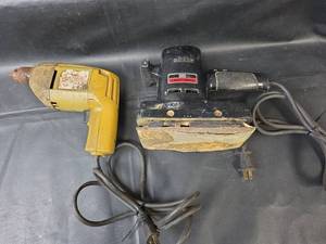 lot 752 image: Sears Craftsman Sander and Drill
