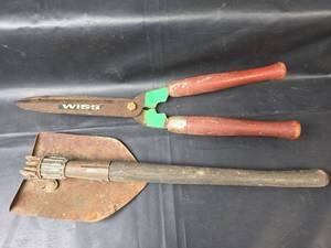 lot 756 image: Wiss Hedge Shears and Garden Spade Tool Lot 2 Pieces
