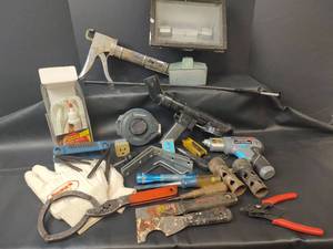 lot 759 image: Assorted Automotive and Household