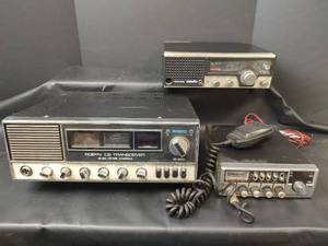 lot 807 image: Robyn CB Transceiver, Realistic Navaho TRC 431 Transmitter and GE 40 Channel PLL System