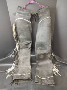 lot 813 image: Womens Leather Chaps with Fringe and Zippered, Size SM