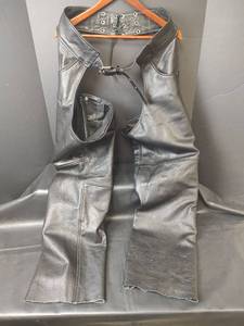 lot 814 image: Mens Unik Premium Leather Chaps, Size L