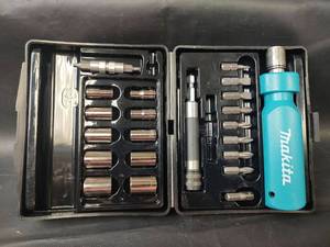 lot 861 image: NEW Makita Screwdriver Socket and Bit Set with Case