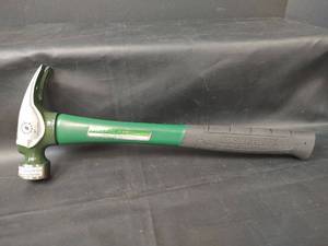 lot 863 image: NEW Masterforce 21 oz Fiberglass Claw Hammer 243-4482