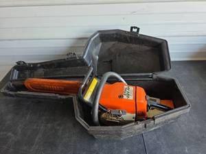 lot 49 image: STIHL 024 AV Chainsaw - has compression