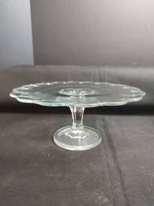 lot 203 image: Vintage Indiana Glass Tear Drop Pedestal Cake Stand