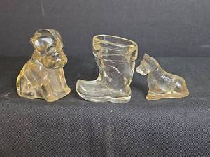 lot 236 image: Vintage Glass Animal Figurines. Dogs and Boot.