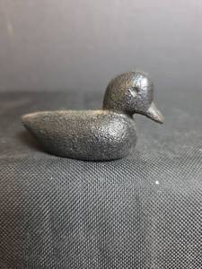 lot 242 image: Miniature Cast Iron Duck Decoy Figurine
