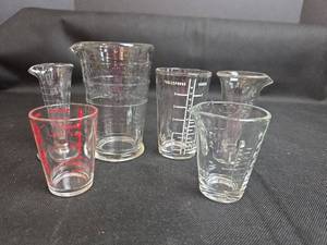 lot 269 image: Lot of 5 Miniature Cups and Pitchers with Red and Clear Markings