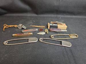 lot 271 image: Pocket Knives, Key Holders,  Arrowheads Whistle