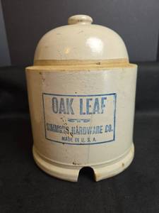 lot 388 image: Oak Leaf Simmons Hardware Co. Chicken Waterer