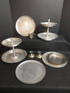 lot 406 image: Vintage Assorted Metal Serveware