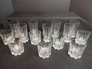 lot 413 image: Vintage Arcoroc Hussard Drinking and Old Fashioned Glasses