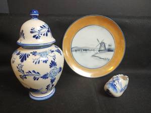 lot 428 image: Vintage Delft Blue Pieces from Holland and Plate from China