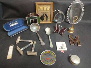 lot 433 image: Mixed Lot Collectibles