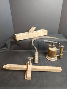 lot 435 image: Vintage Woodworking Hand Tools
