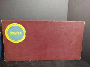 lot 467 image: Vintage Renaissance Chess, Scrabble and Dog Puzzle