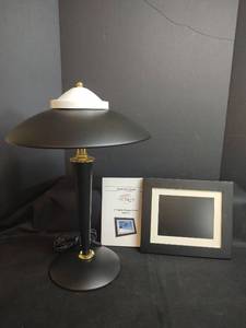 lot 477 image: VistaQuest 8 Digital Picture Frame with Desk Lamp
