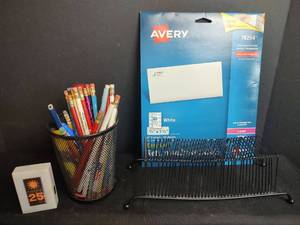 lot 478 image: Office Desk Supply Lot