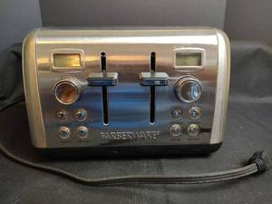 lot 497 image: Farberware 4-Slice Toaster