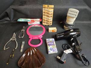 lot 514 image: Personal Beauty Supplies and Remington Steamer