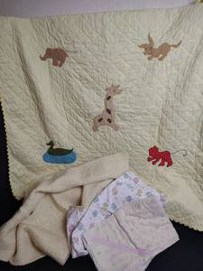 lot 519 image: Homemade Yellow Baby Quilt with Animal Appliques and Blankets