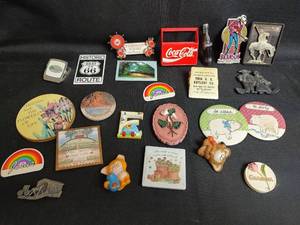 lot 526 image: Assorted Magnets