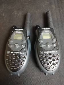 lot 527 image: Motorola Talkabout T5420 Two-Way Radio Pair