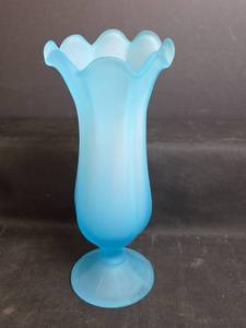 lot 552 image: Light Blue Opalescent Vase with Ruffled Rim 12.5 Inch Tall