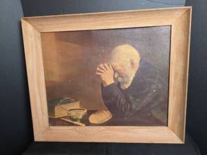 lot 559 image: Framed Grace Praying Man Picture