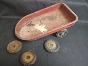 lot 581 image: Vintage Metal Toy Wagon and Nylint Metal Jeep