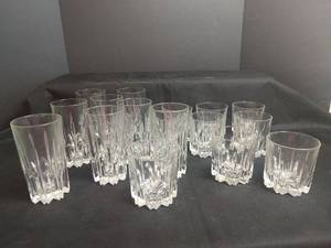 lot 584 image: Vintage Mikasa Berkeley Tea and Highball, 8 Piece