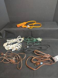 lot 607 image: Extension Cords and Power Strip