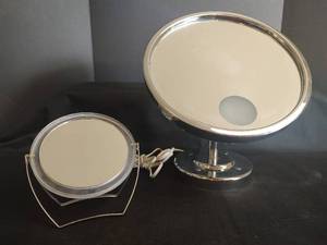 lot 623 image: Electric Table Top Makeup Mirror and Stand Mirror