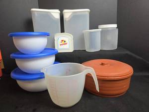 lot 629 image: Food Storage Containers